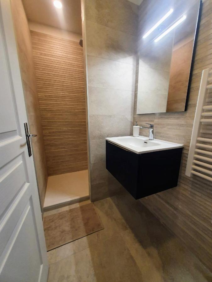 Appartement Premium Dans Une Belle Demeure - Hyper Centre-Ville De Reims Exteriör bild