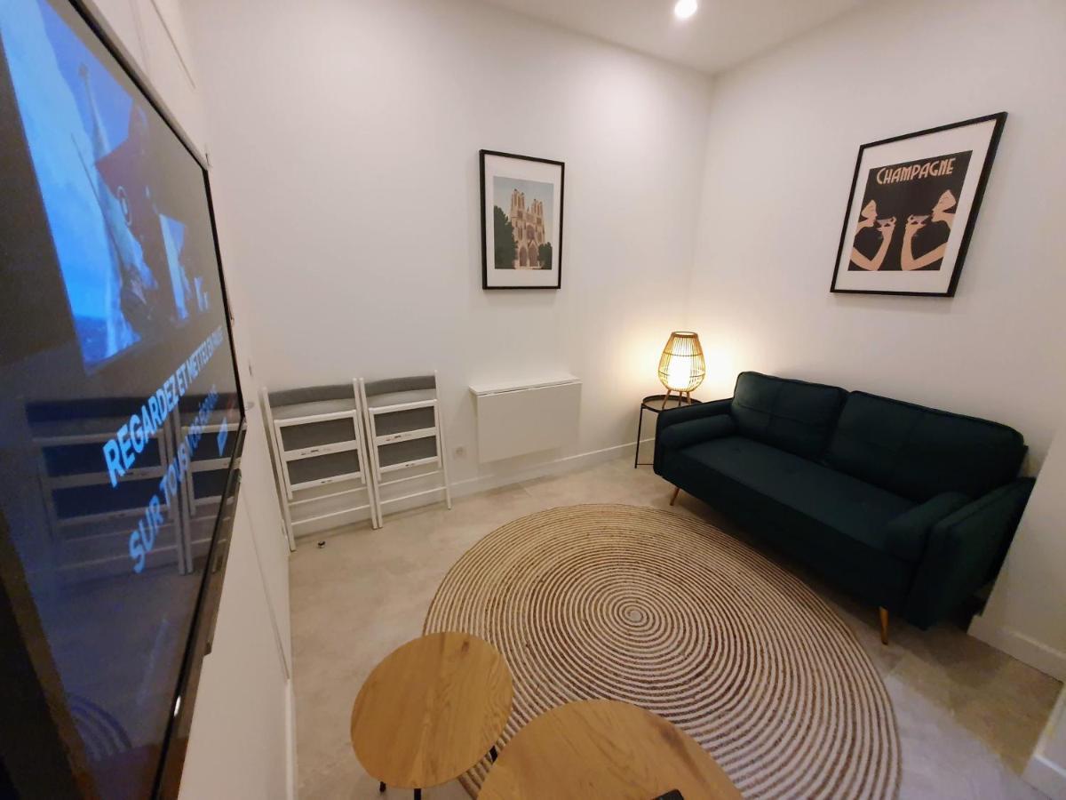 Appartement Premium Dans Une Belle Demeure - Hyper Centre-Ville De Reims Exteriör bild