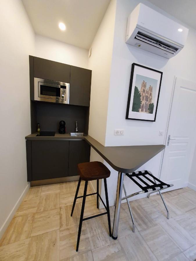 Appartement Premium Dans Une Belle Demeure - Hyper Centre-Ville De Reims Exteriör bild