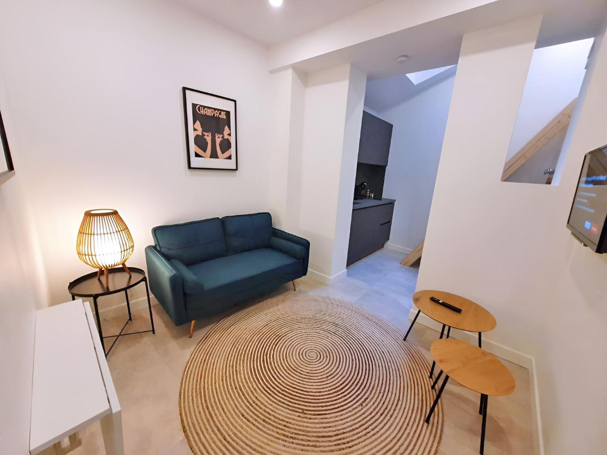 Appartement Premium Dans Une Belle Demeure - Hyper Centre-Ville De Reims Exteriör bild